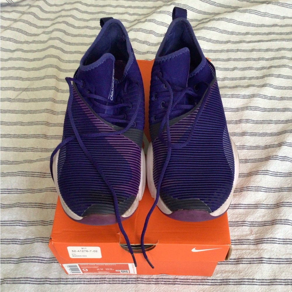 Nike Super Red Sneaker SIZE 9